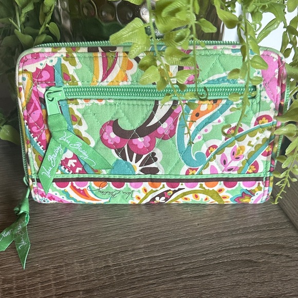 ✳️Vera Bradley Tutti Frutti Turn
Lock Wallet Mint Green Multicolor Paisley - Picture 2 of 16